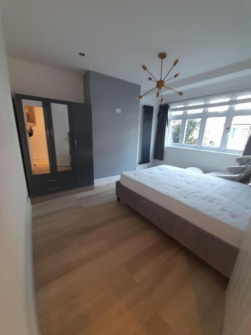 Cosy -2 Bed * Londra